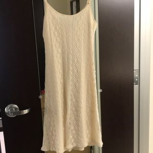 FOREVER 21 lace midi dress